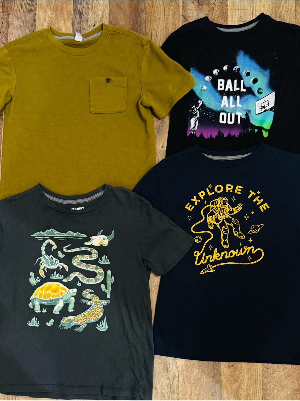 Old Navy Boys 4-Piece Graphic T-Shirt Bundle Size 10/12